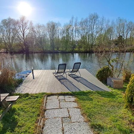 Het Witte Chalet Aan Het Water Van Monumentaal Fort Ooltgensplaat Zewnętrze zdjęcie