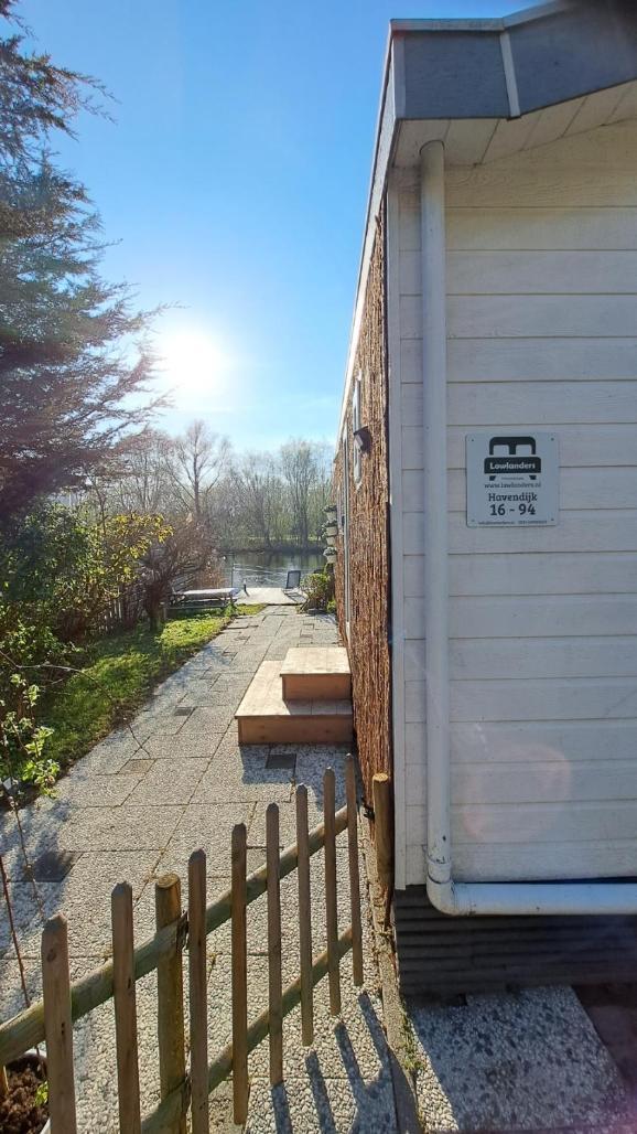 Het Witte Chalet Aan Het Water Van Monumentaal Fort Ooltgensplaat Zewnętrze zdjęcie