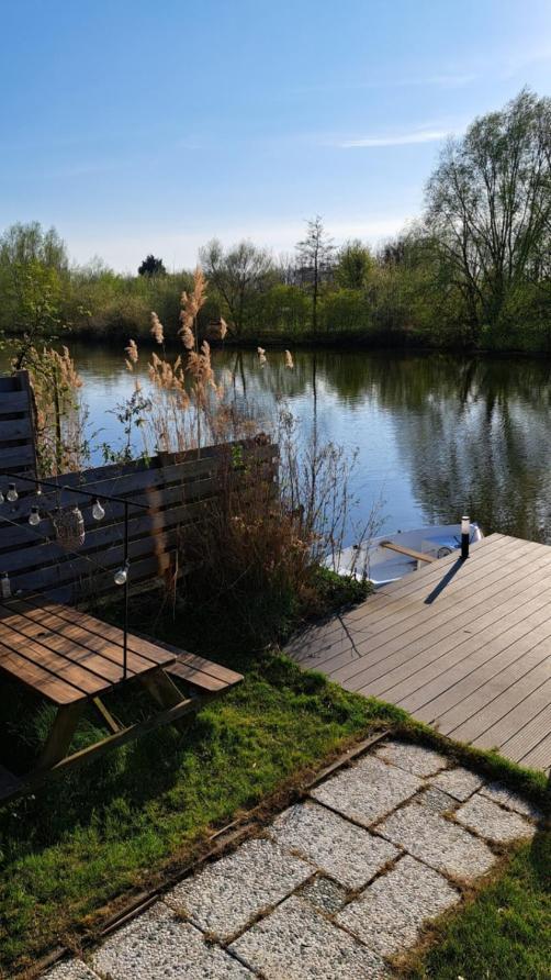 Het Witte Chalet Aan Het Water Van Monumentaal Fort Ooltgensplaat Zewnętrze zdjęcie