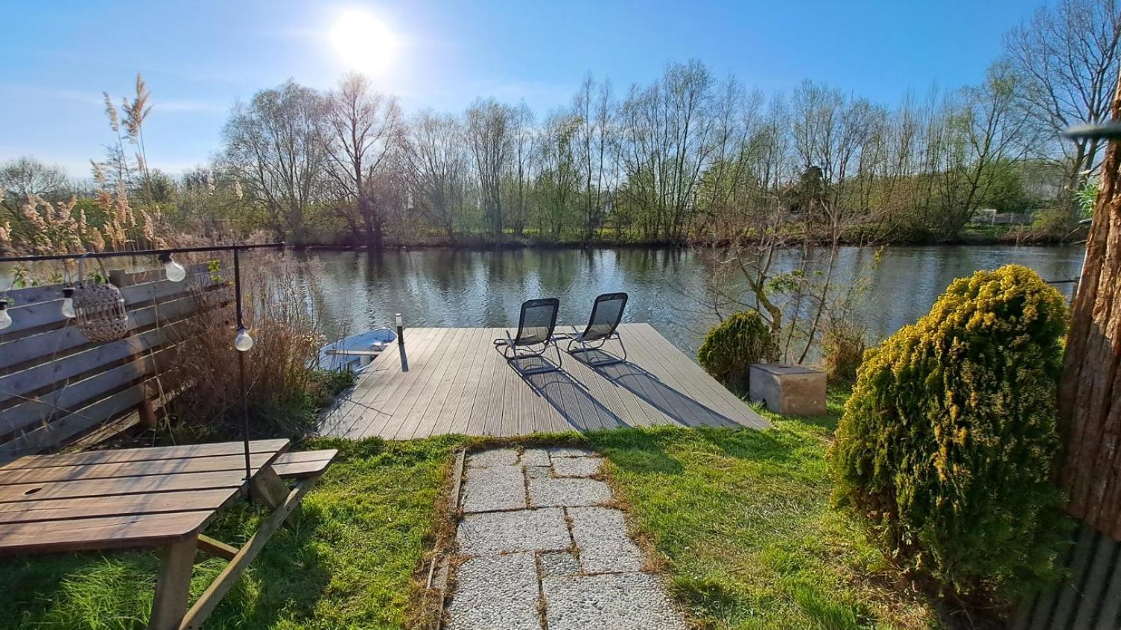 Het Witte Chalet Aan Het Water Van Monumentaal Fort Ooltgensplaat Zewnętrze zdjęcie